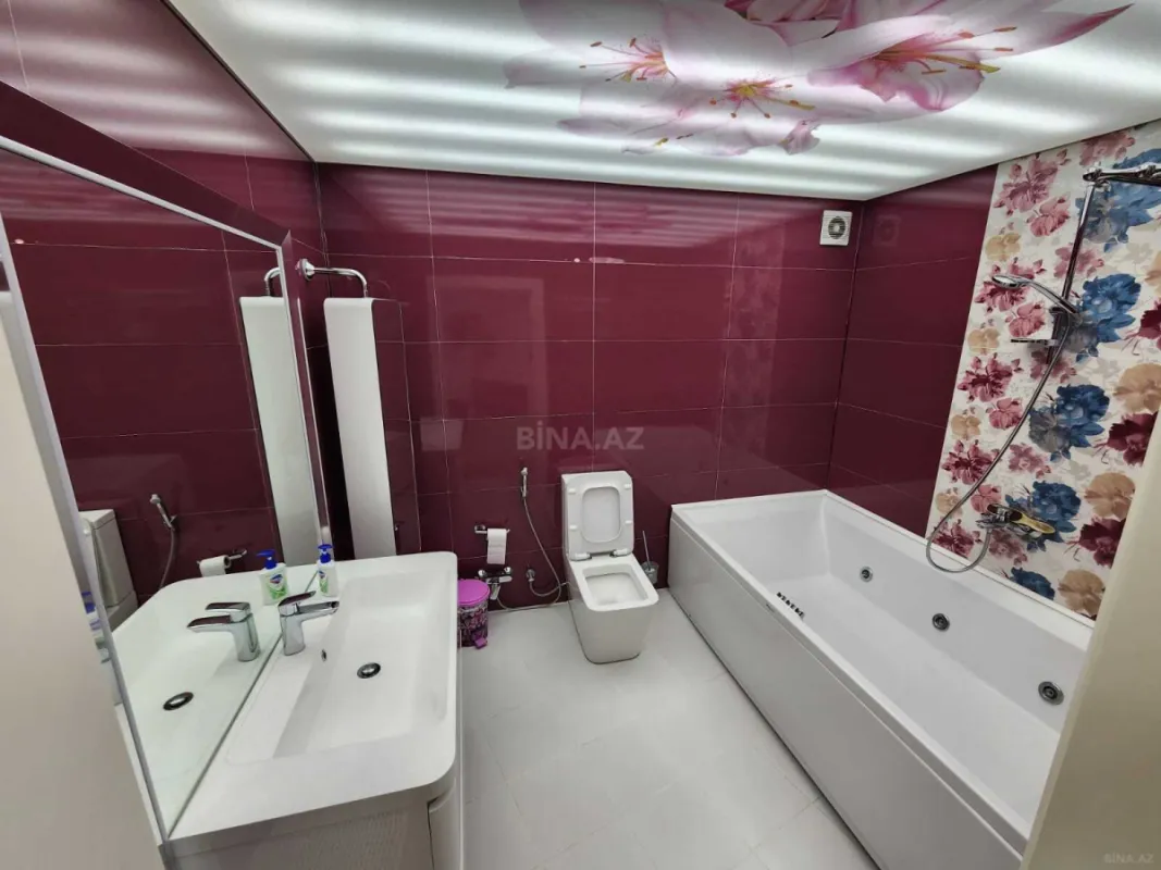 Satılır 4 otaqlı mənzil 226 m²
