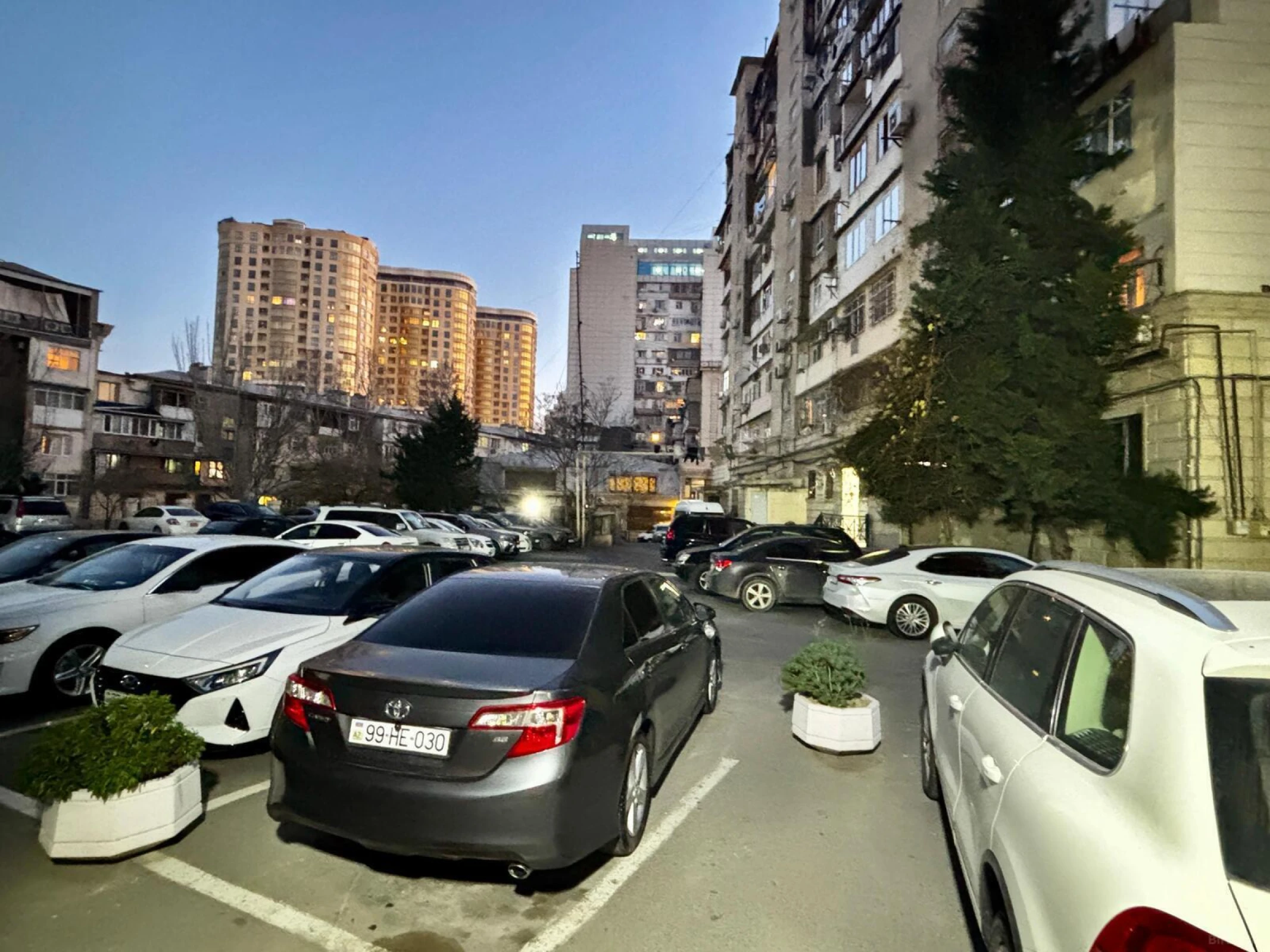 Satılır obyekt 80.7 m²