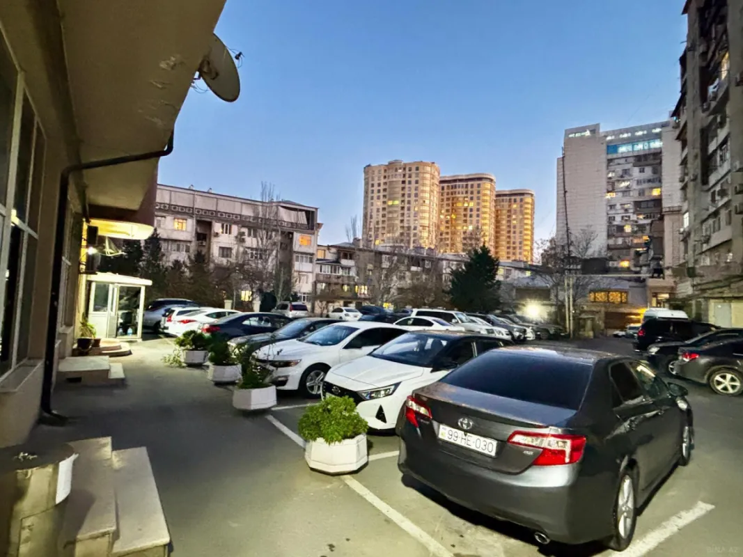 Satılır obyekt 80.7 m²