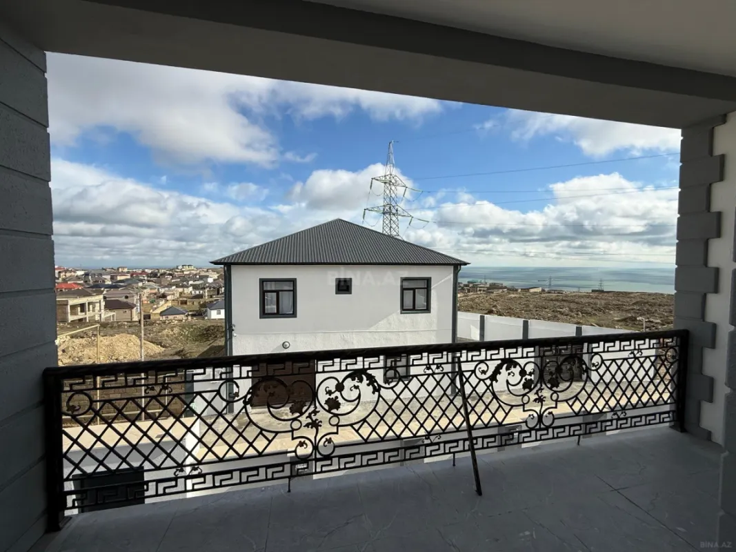 Satılır 4 otaqlı həyət evi 270 m²