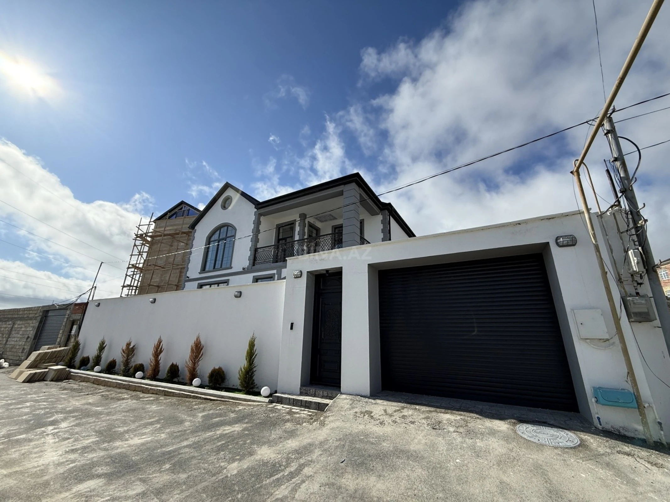 Satılır 4 otaqlı həyət evi 270 m²