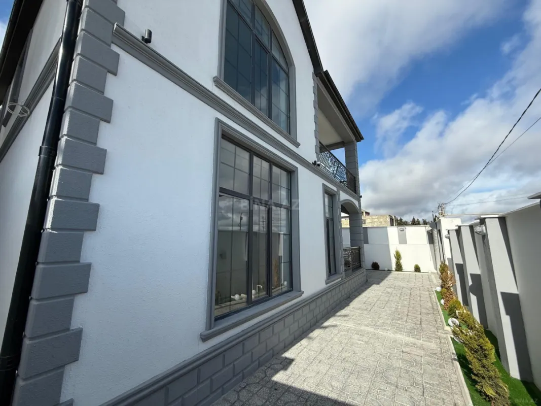 Satılır 4 otaqlı həyət evi 270 m²