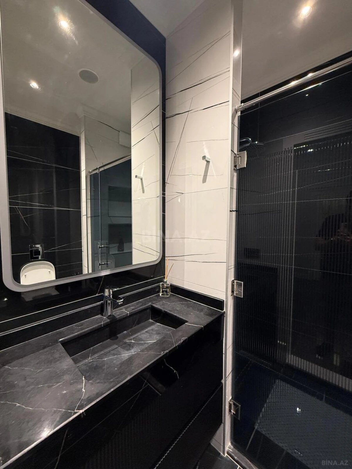 Kirayə verilir 3 otaqlı mənzil 160 m²