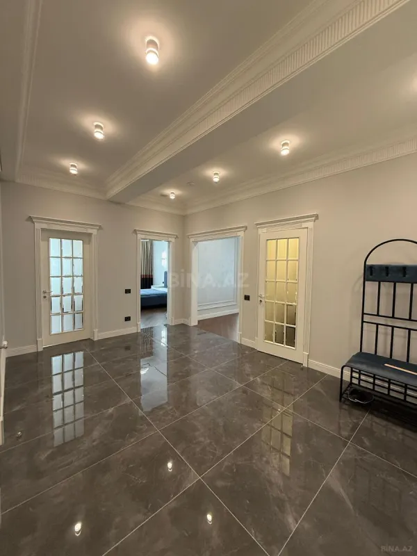 Kirayə verilir 3 otaqlı mənzil 160 m²