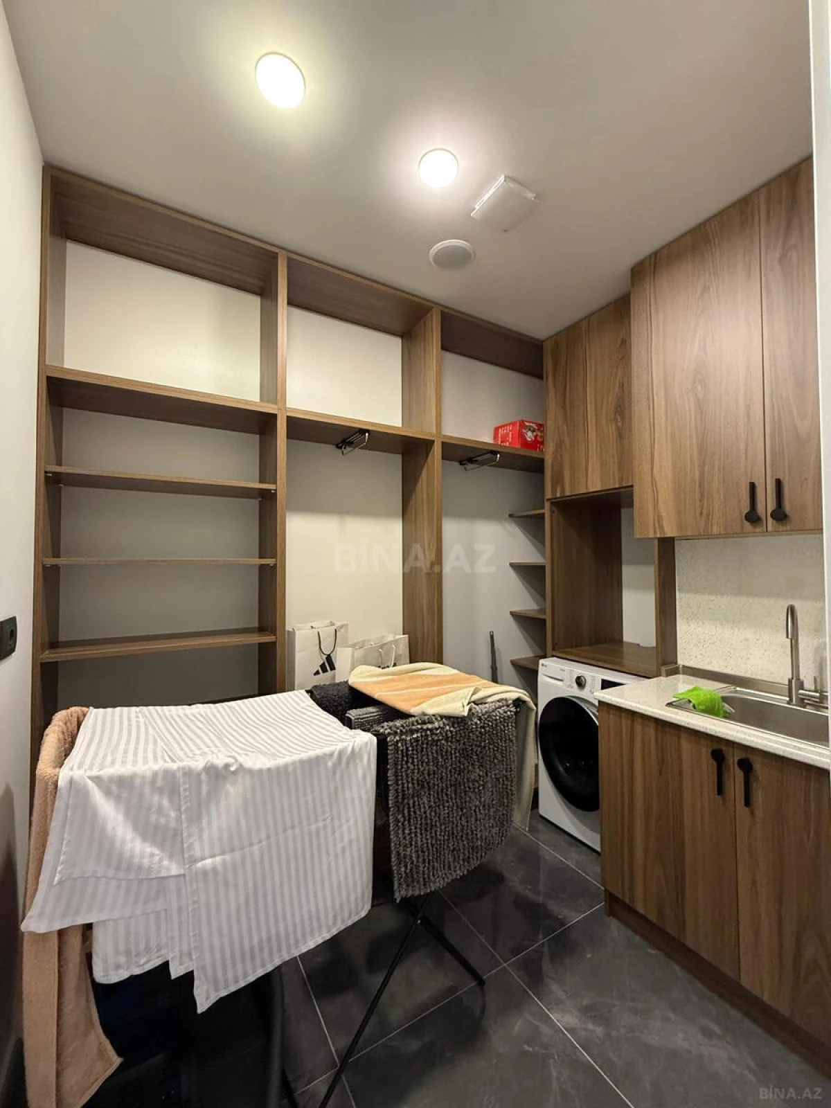 Kirayə verilir 3 otaqlı mənzil 160 m²