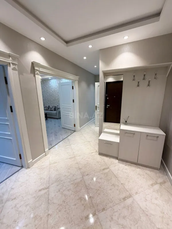 Kirayə verilir 2 otaqlı mənzil 90 m²