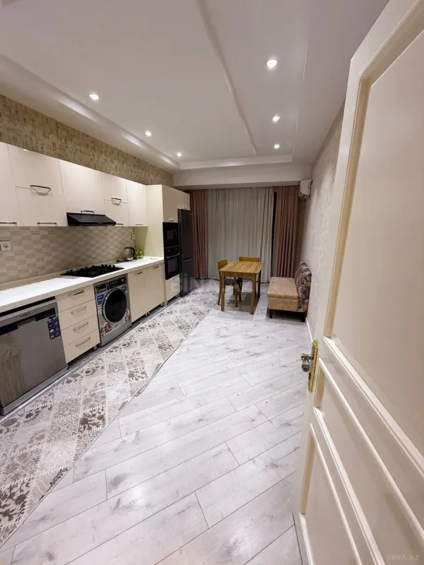 Kirayə verilir 2 otaqlı mənzil 90 m²