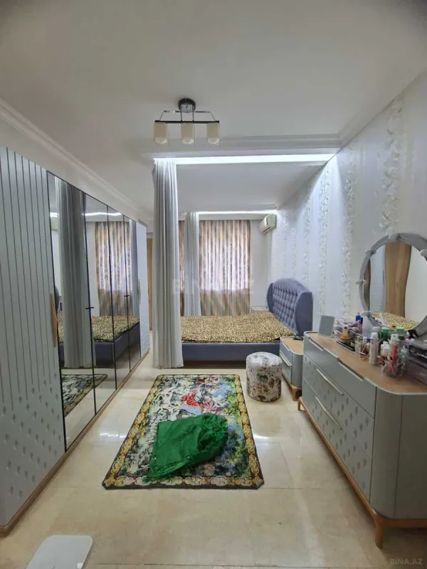 Satılır 3 otaqlı mənzil 95 m²