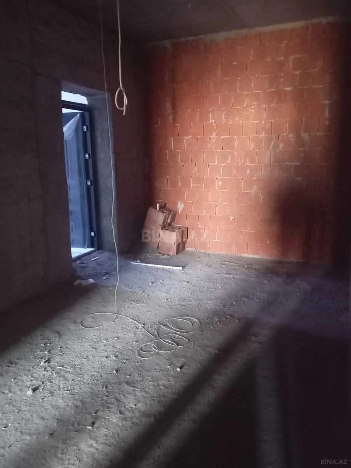 Satılır 2 otaqlı mənzil 90 m²