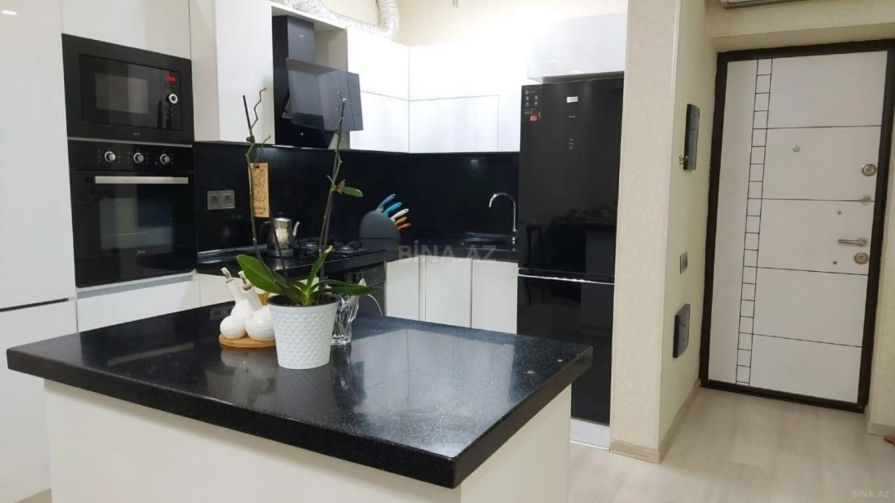 Satılır 2 otaqlı mənzil 65 m²