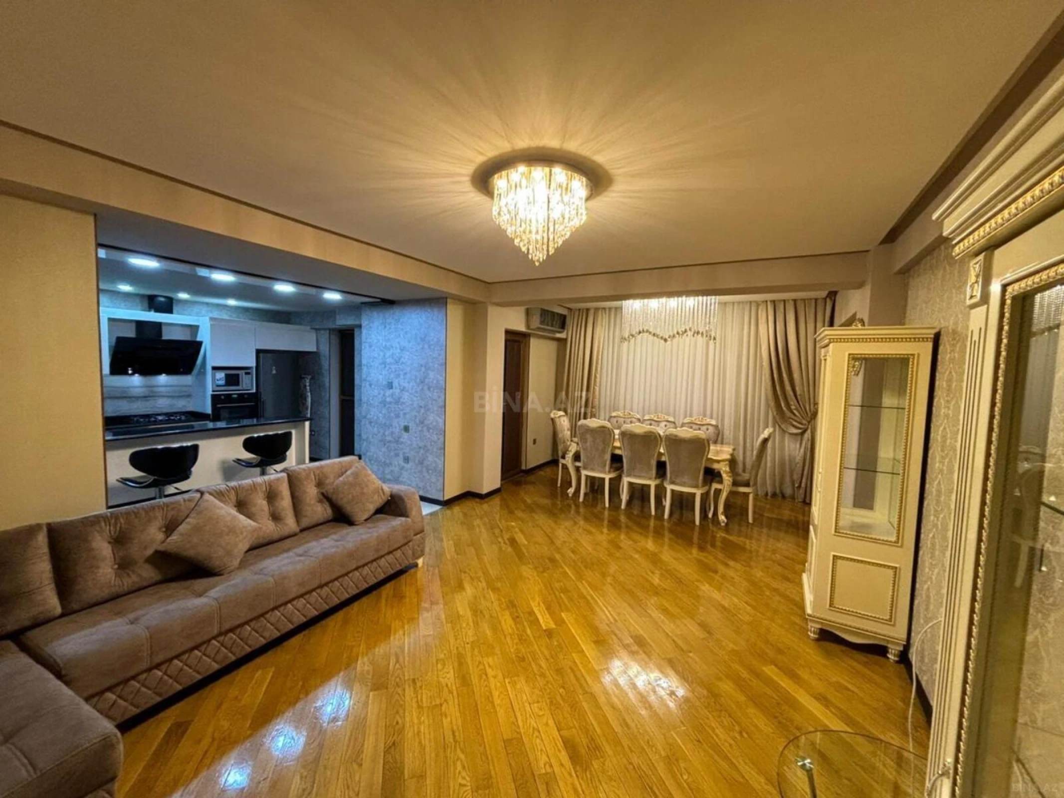 Kirayə verilir 3 otaqlı mənzil 120 m²