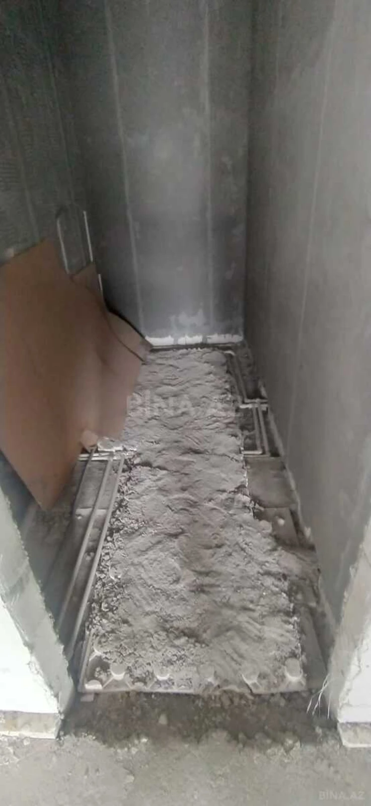 Satılır 8 otaqlı mənzil 445 m²