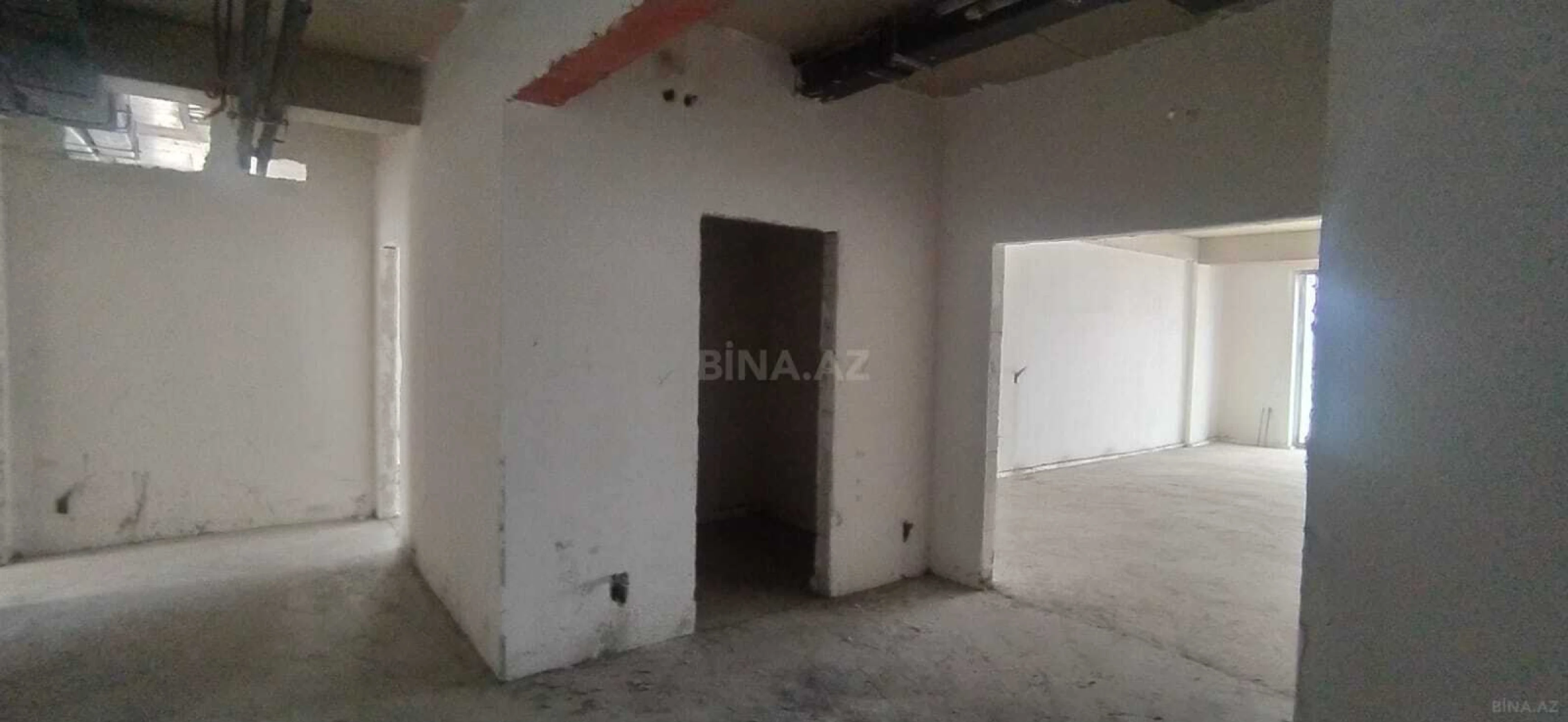 Satılır 8 otaqlı mənzil 445 m²