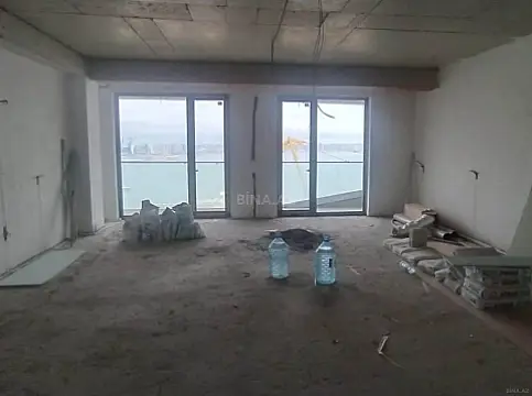 Satılır 8 otaqlı mənzil 445 m²