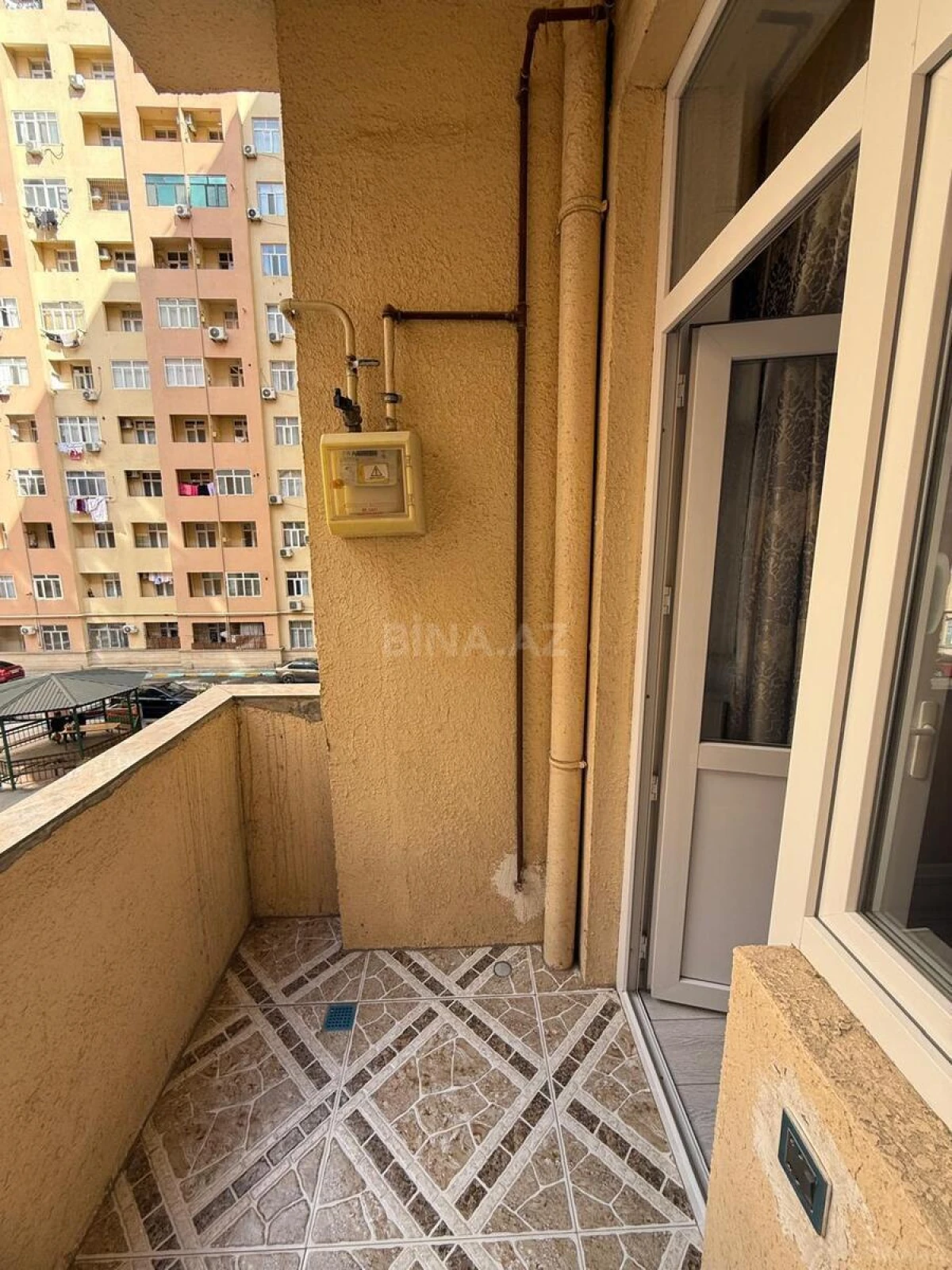 Satılır 2 otaqlı mənzil 65 m²