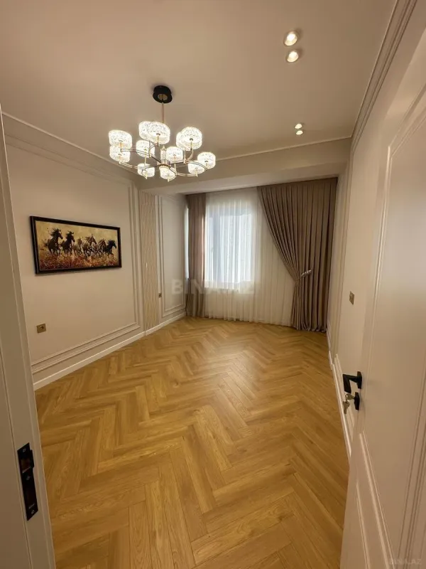 Satılır 3 otaqlı mənzil 101 m²