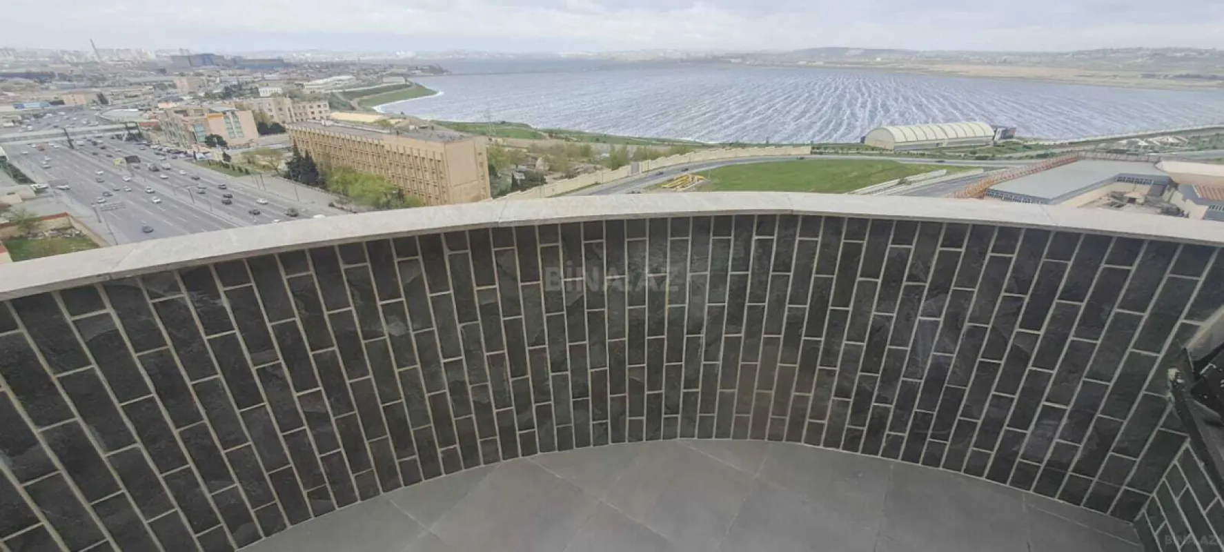 Satılır 2 otaqlı mənzil 89 m²