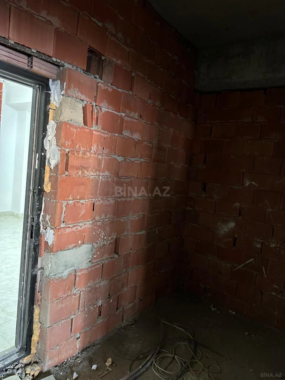 Satılır 3 otaqlı mənzil 109 m²