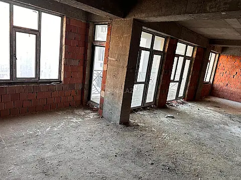Satılır 3 otaqlı mənzil 109 m²