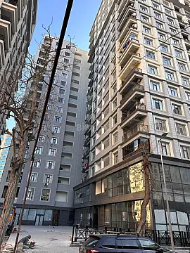 Satılır 3 otaqlı mənzil 109 m² — Bakı, İnşaatçılar 3 otaq 109.00 m²
