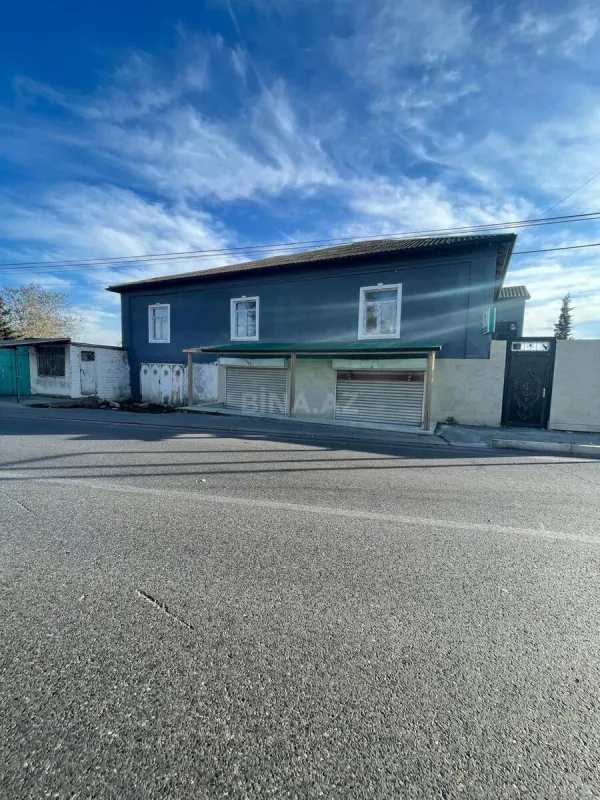 Satılır 6 otaqlı həyət evi 235 m²