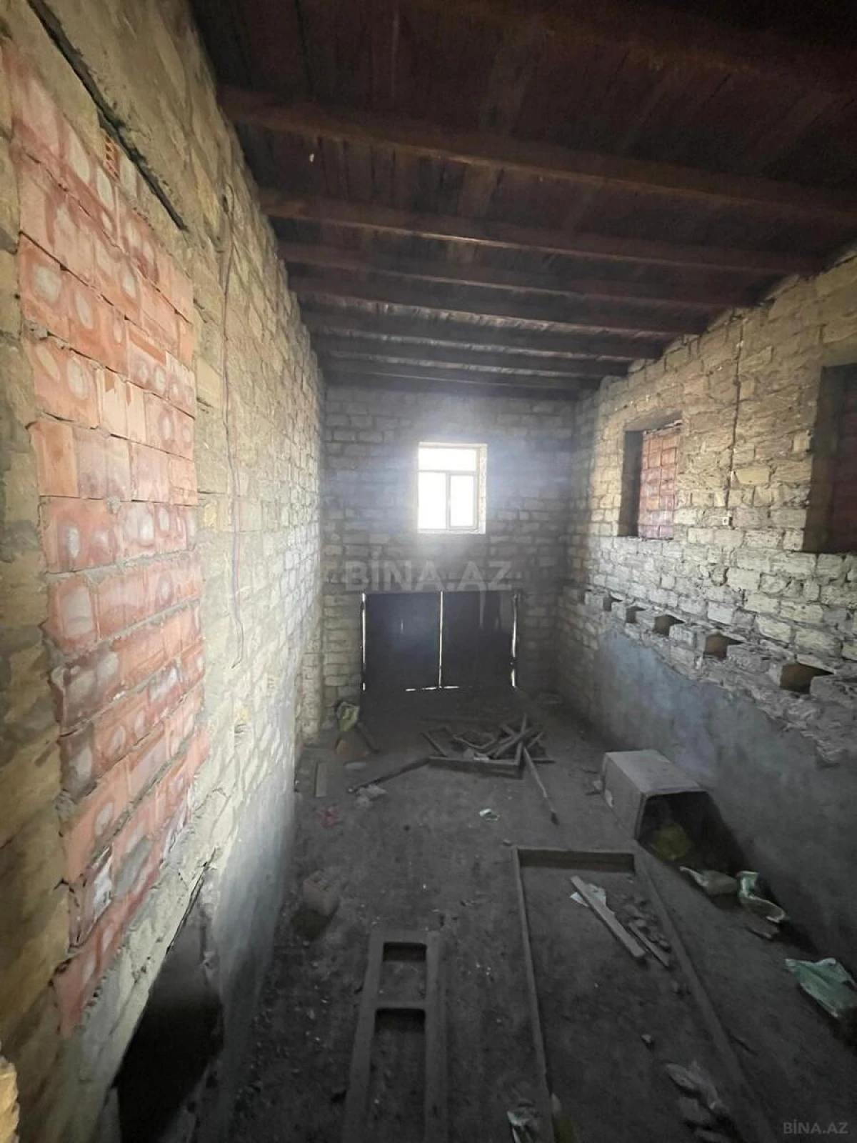 Satılır 6 otaqlı həyət evi 235 m²