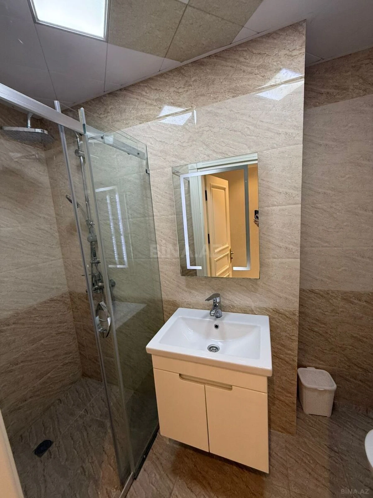 Kirayə verilir 2 otaqlı mənzil 100 m²