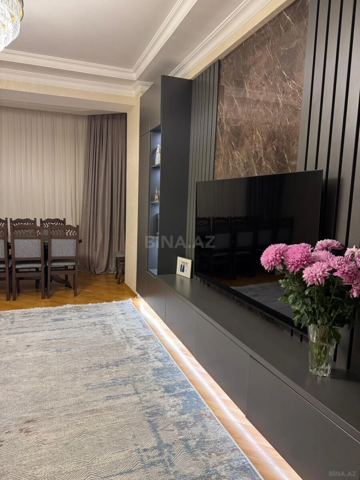 Satılır 3 otaqlı mənzil 140 m²