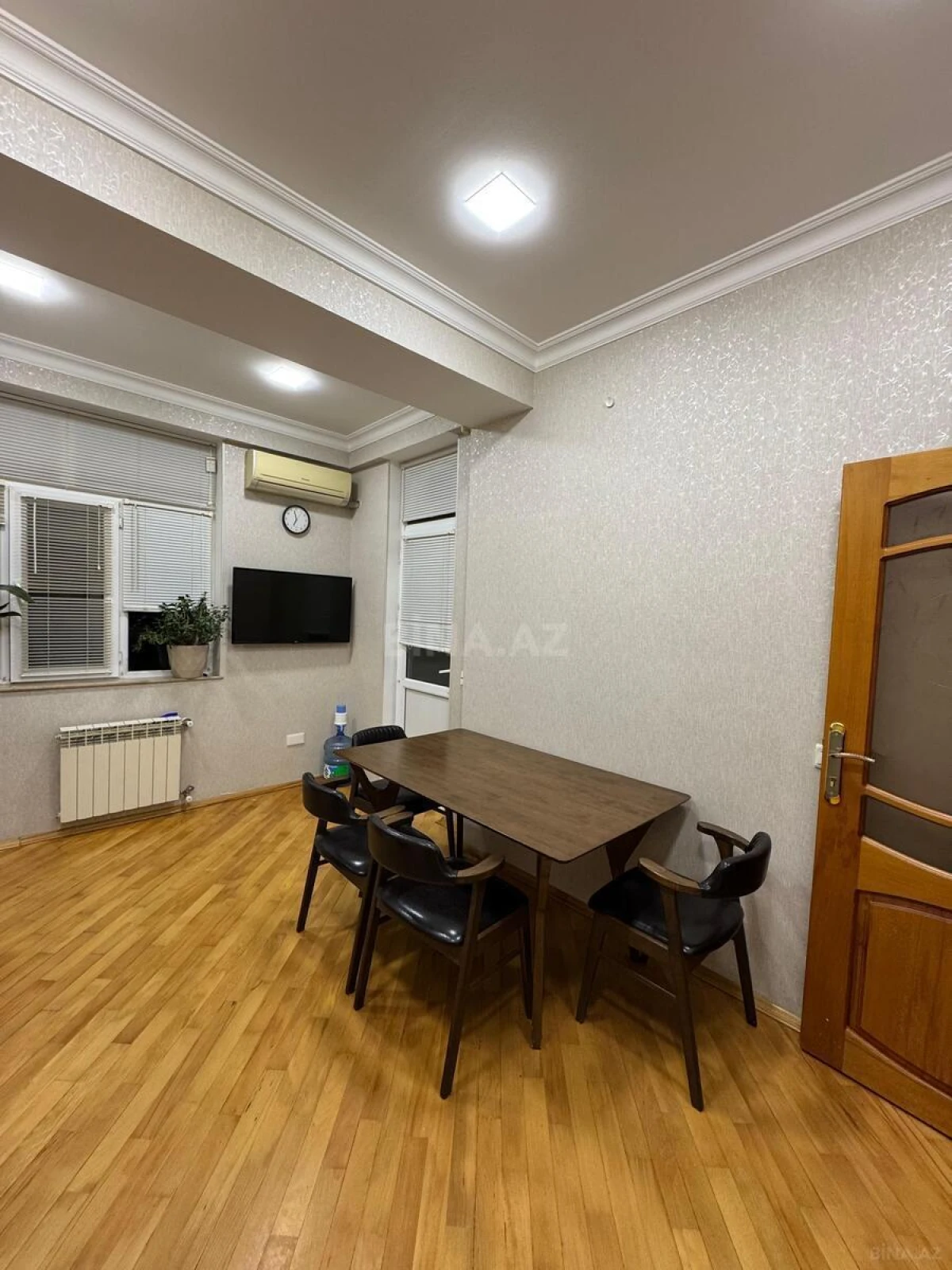 Satılır 3 otaqlı mənzil 140 m²