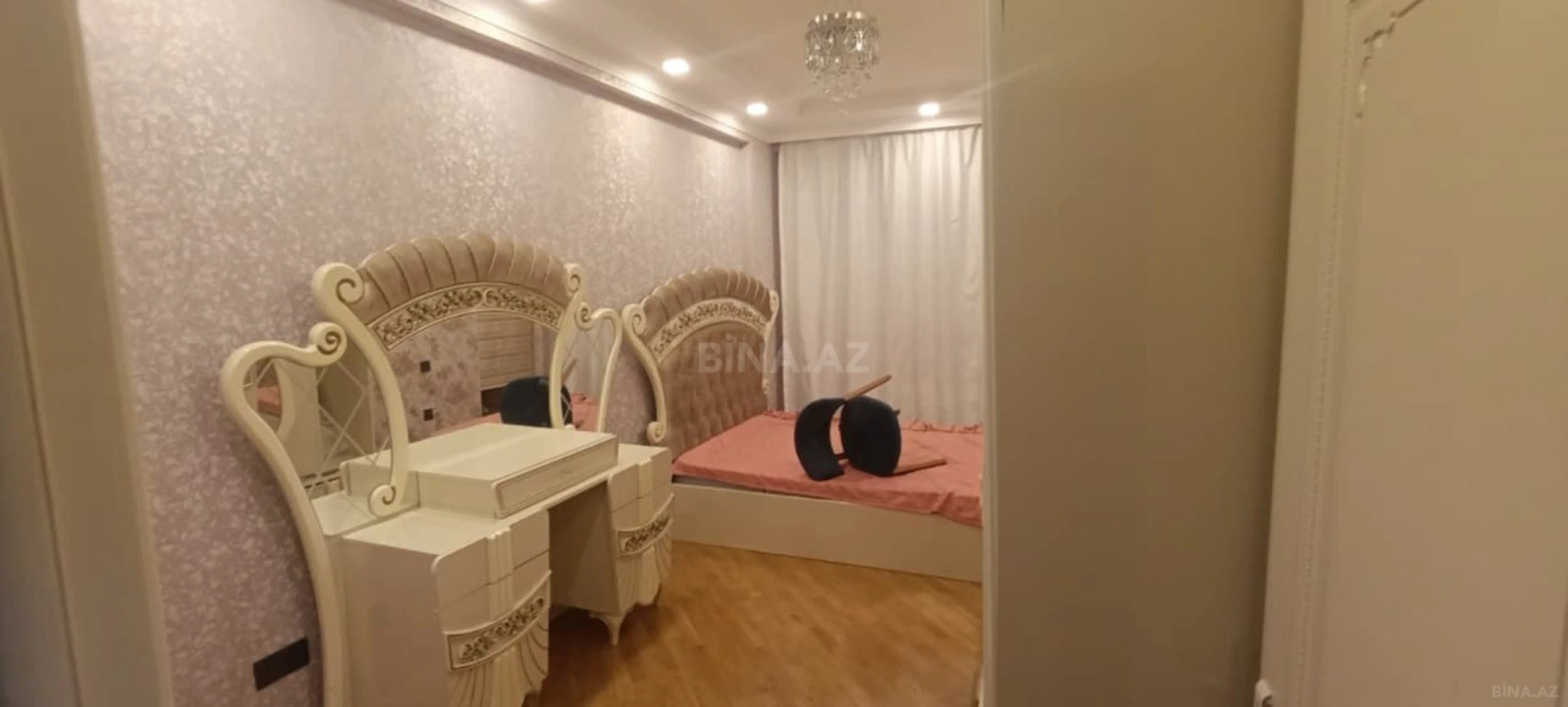 Kirayə verilir 4 otaqlı mənzil 110 m²