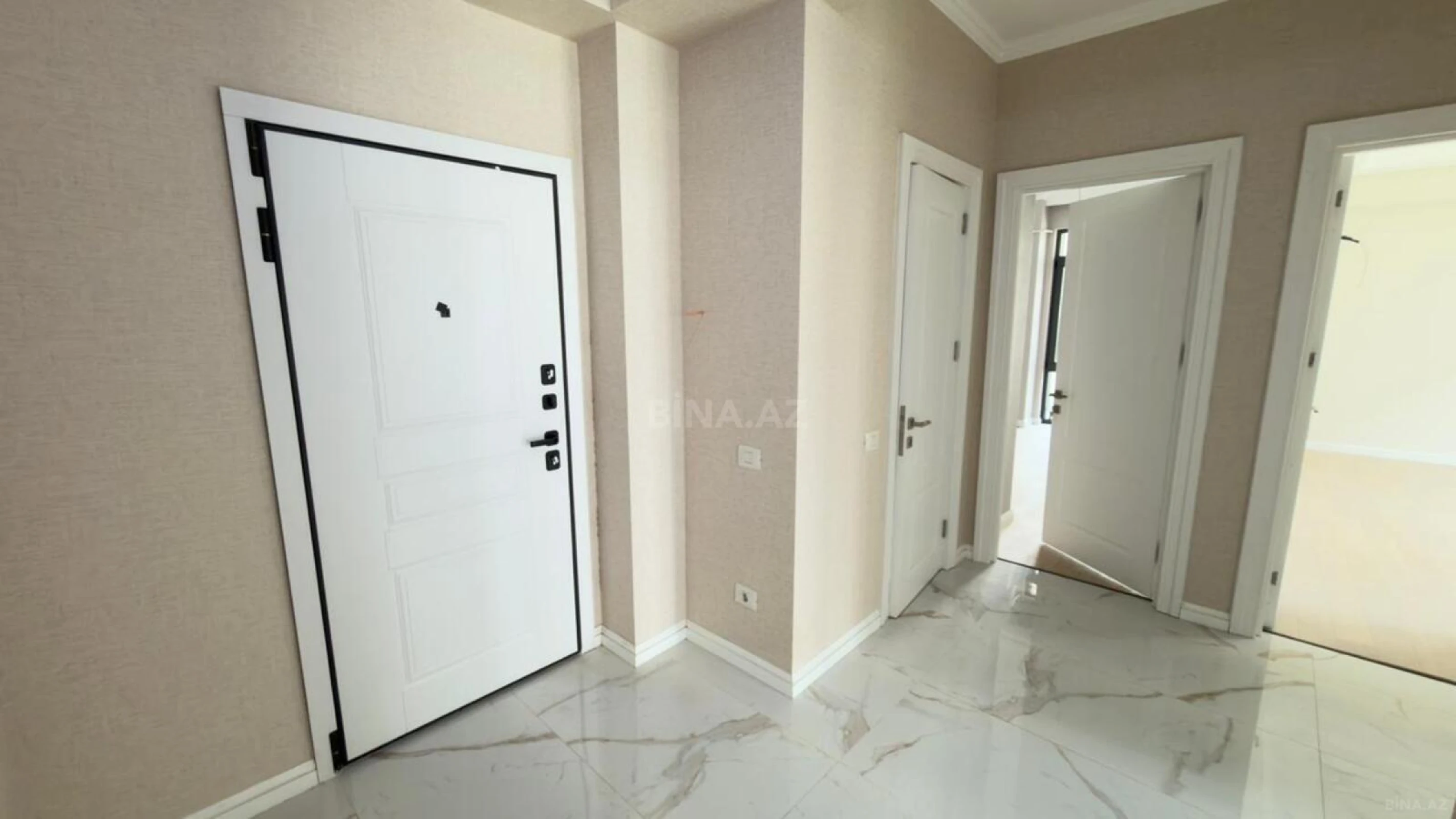 Satılır 3 otaqlı mənzil 83 m²