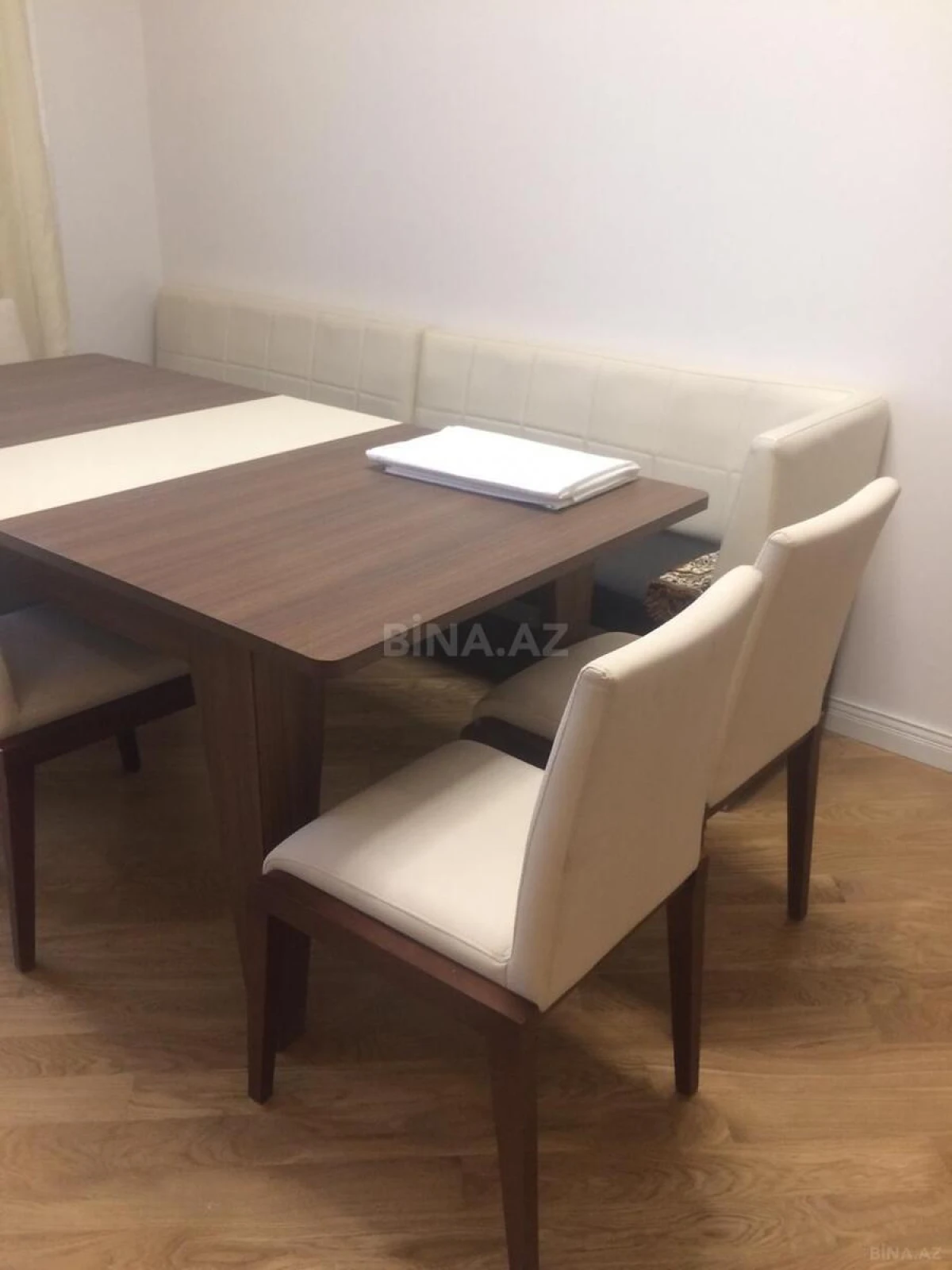 Kirayə verilir 4 otaqlı mənzil 190 m²