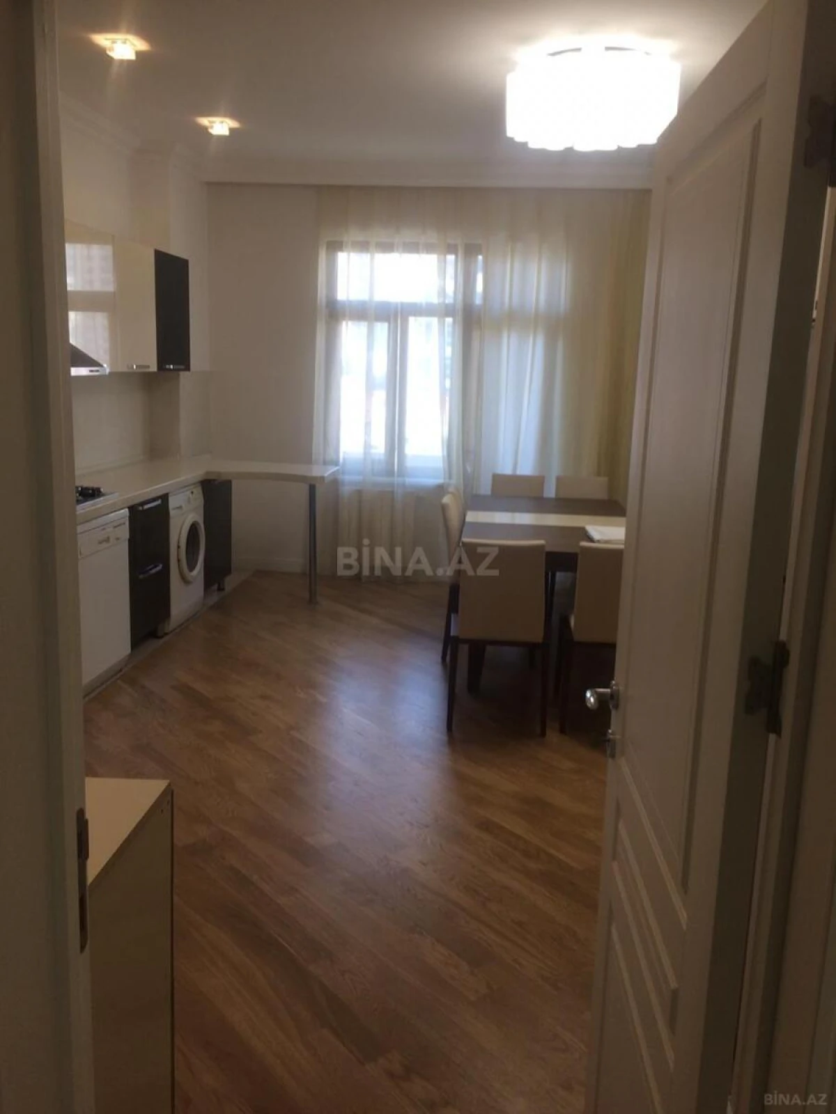 Kirayə verilir 4 otaqlı mənzil 190 m²