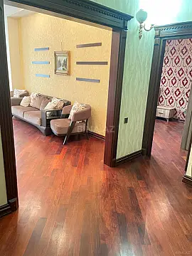 Kirayə verilir 2 otaqlı mənzil 75 m²