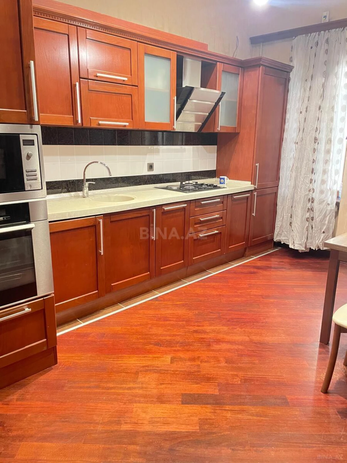 Kirayə verilir 2 otaqlı mənzil 75 m²