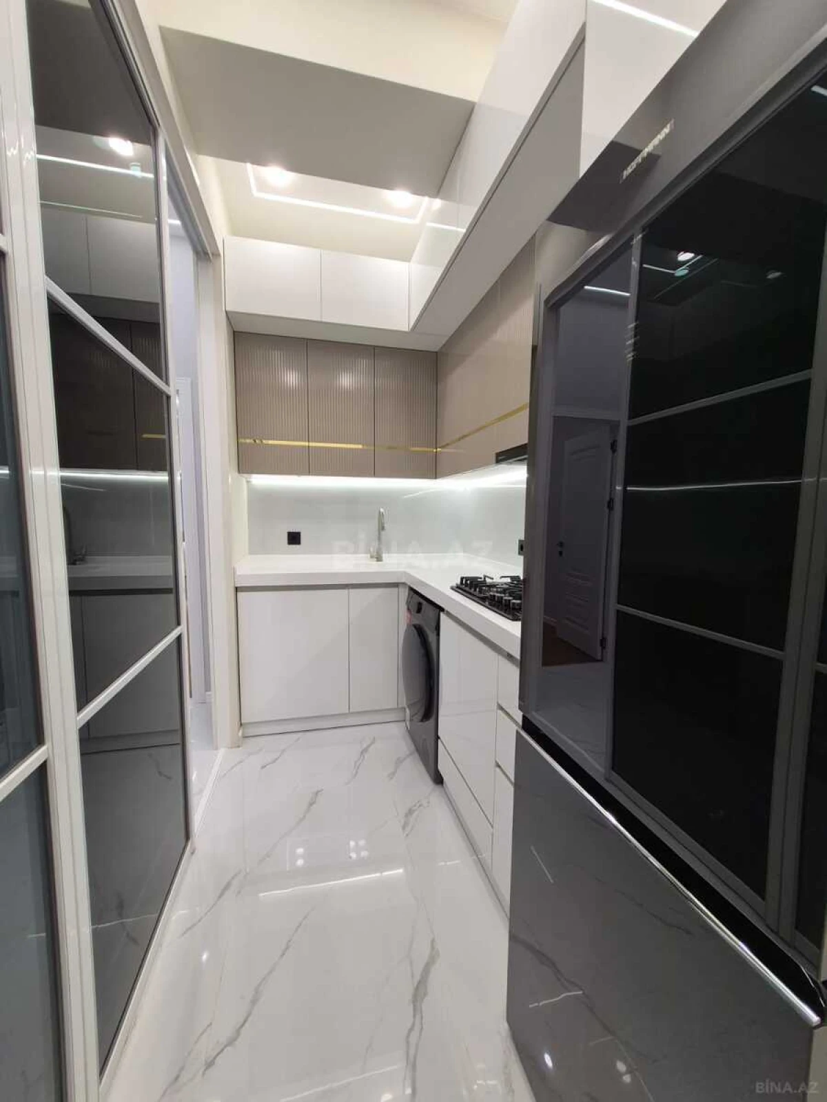 Satılır 2 otaqlı mənzil 68 m²