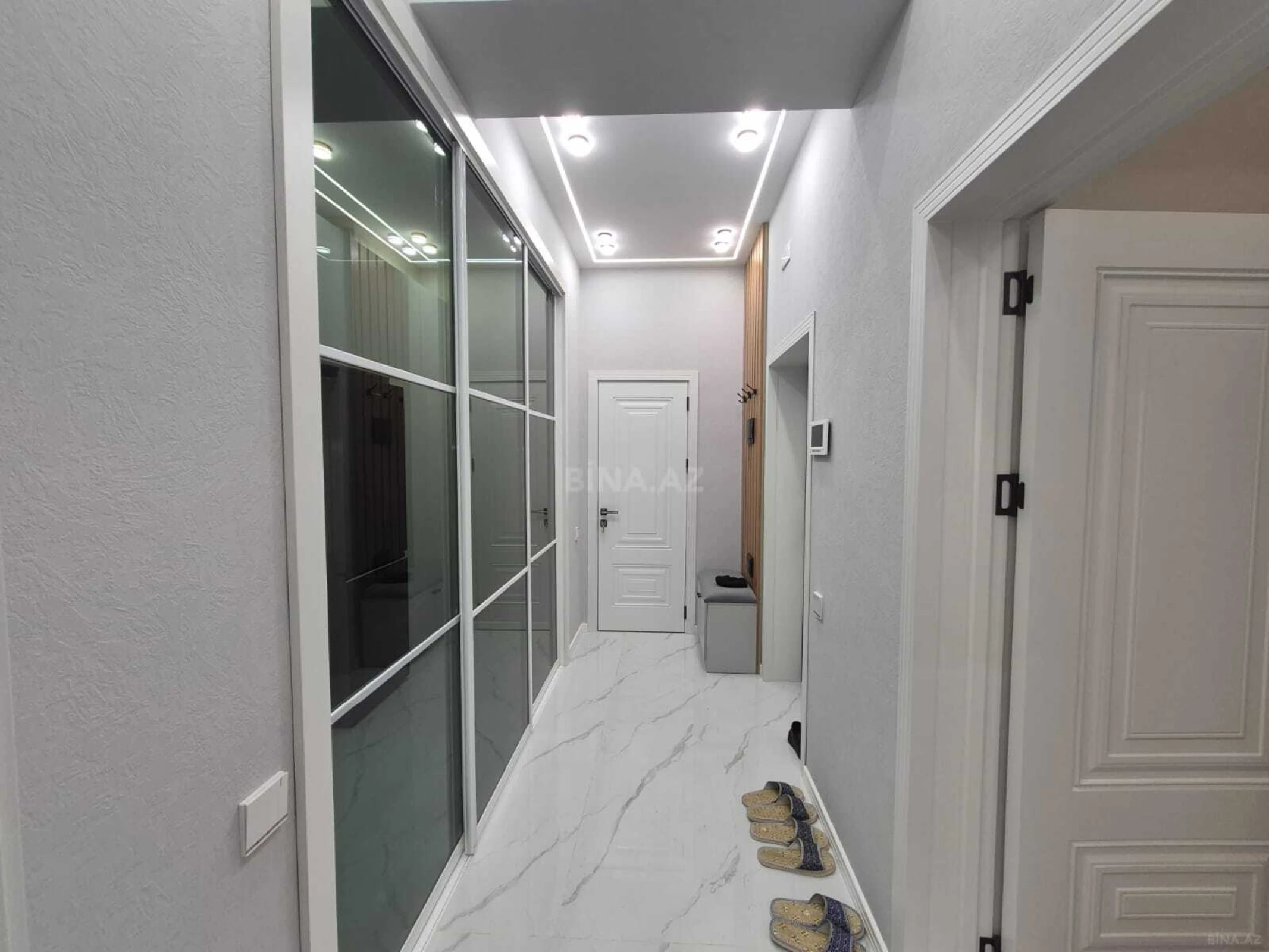 Satılır 2 otaqlı mənzil 68 m²