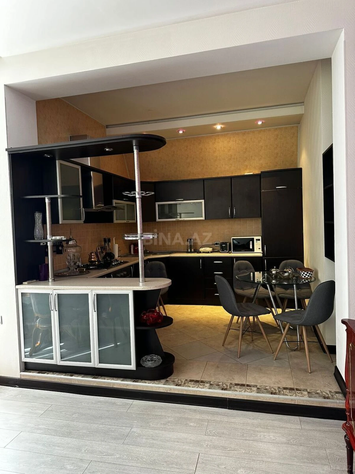 Satılır 3 otaqlı mənzil 130 m²
