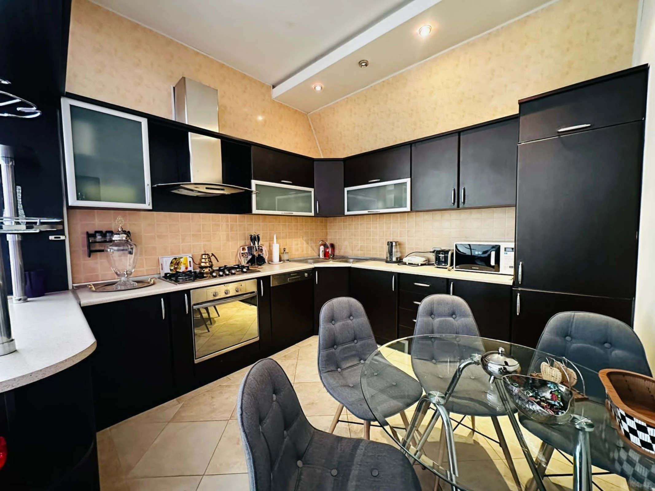 Satılır 3 otaqlı mənzil 130 m²