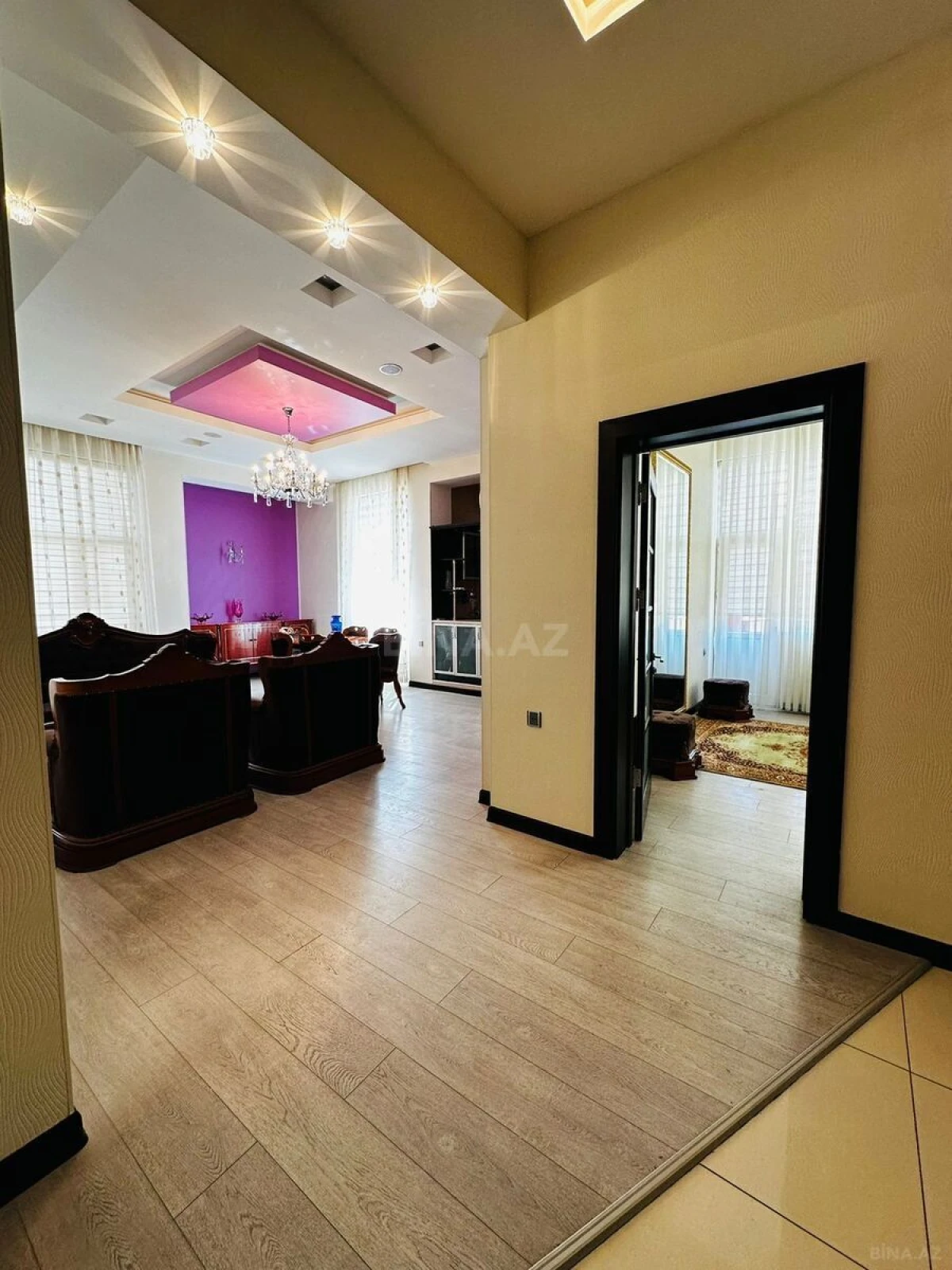 Satılır 3 otaqlı mənzil 130 m²