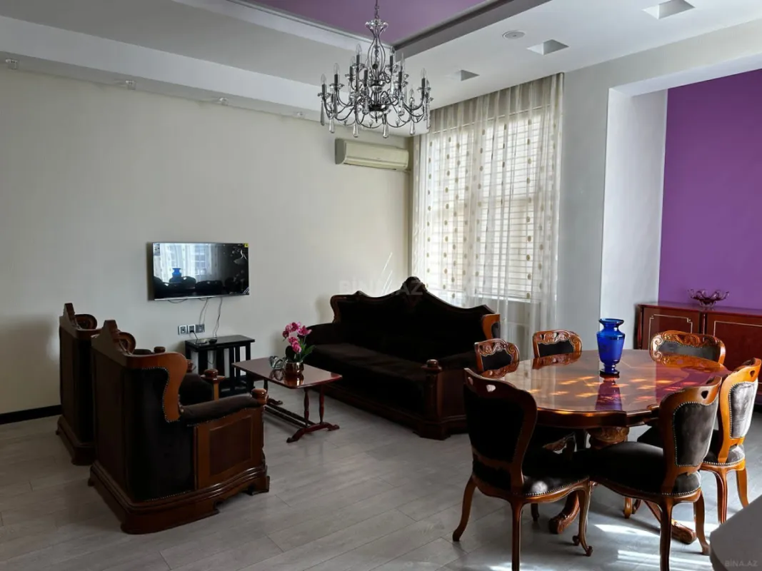 Satılır 3 otaqlı mənzil 130 m²