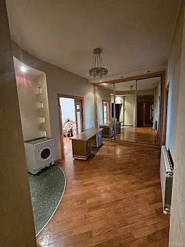 Satılır 4 otaqlı mənzil 143 m²