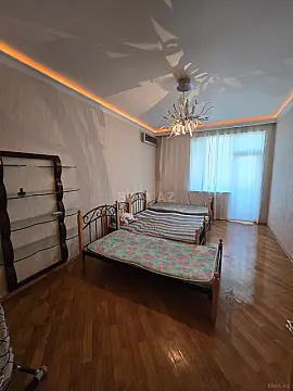 Satılır 4 otaqlı mənzil 143 m²