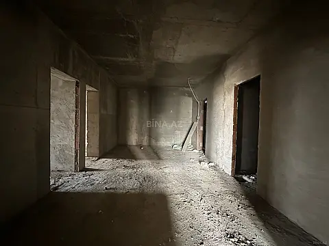 Satılır 4 otaqlı mənzil 186 m²