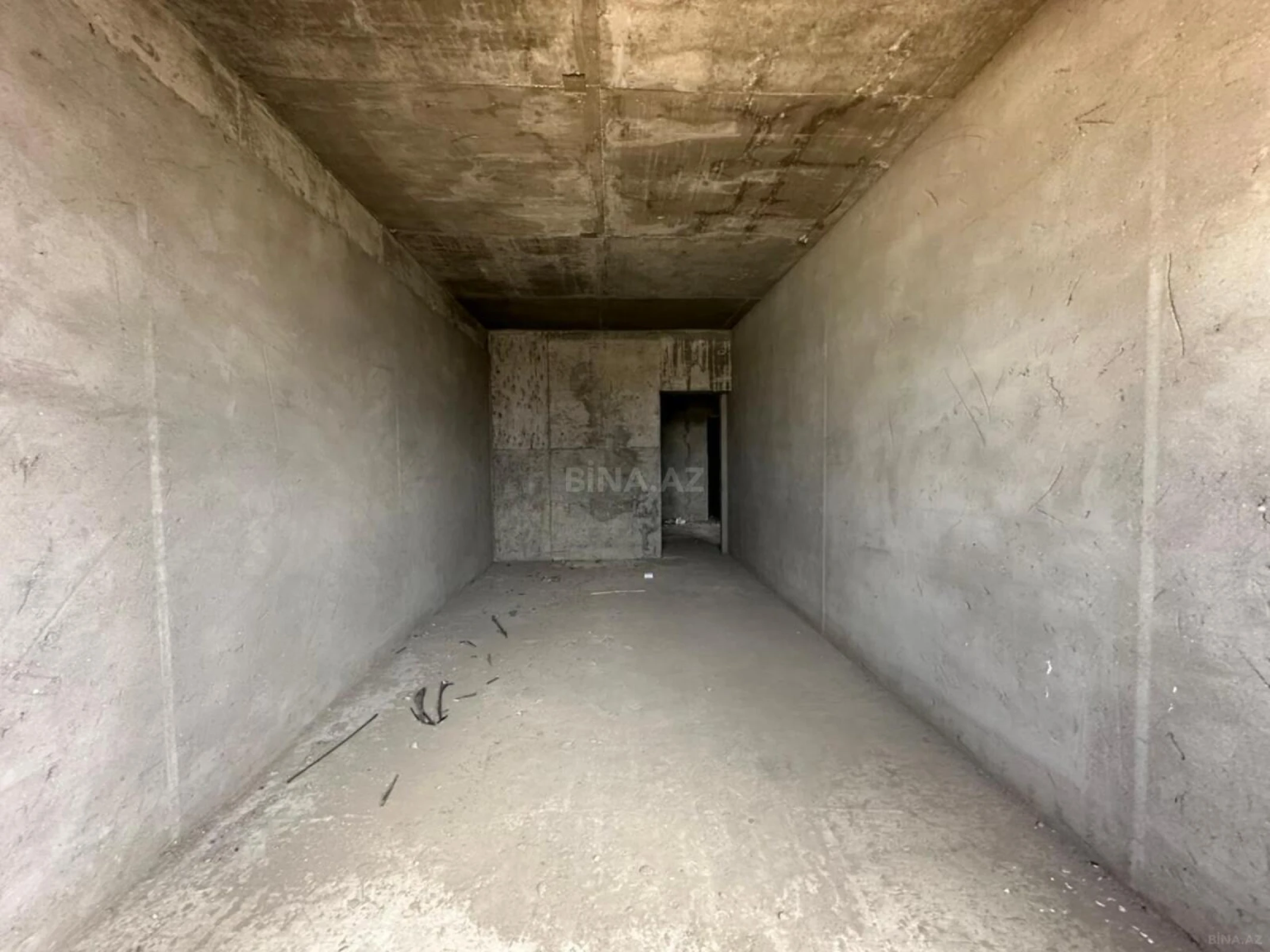 Satılır 4 otaqlı mənzil 186 m²