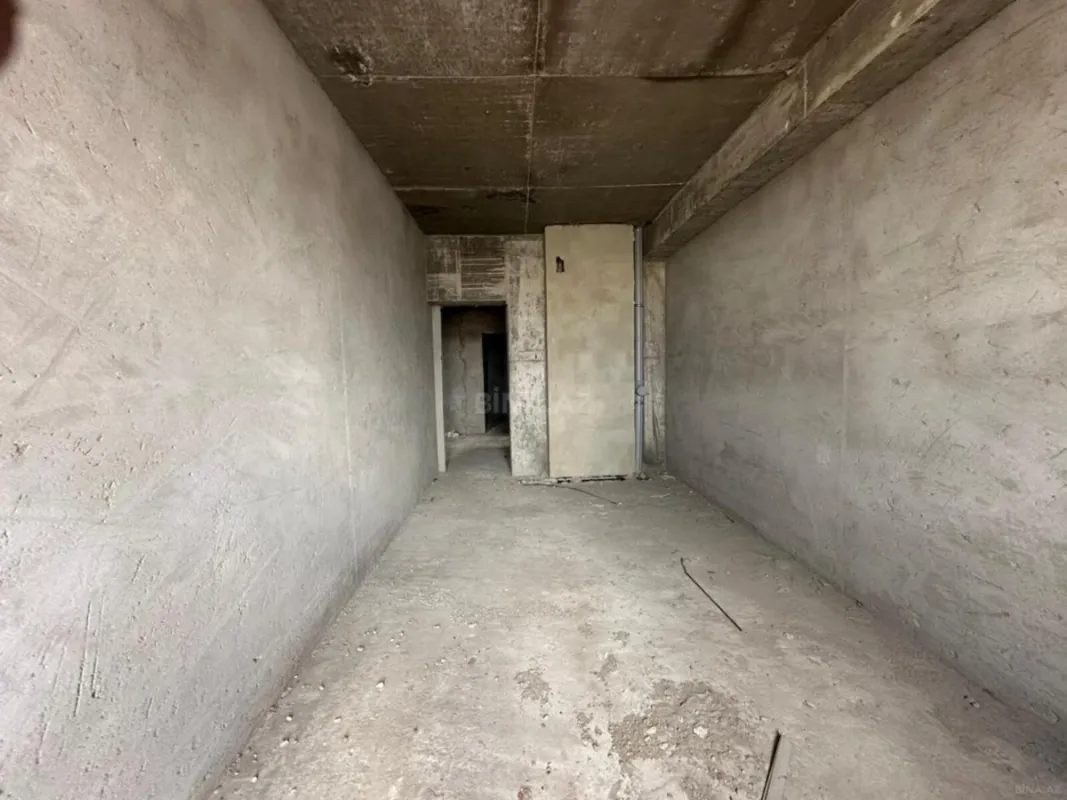Satılır 4 otaqlı mənzil 186 m²