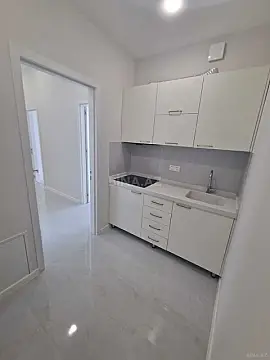 Kirayə verilir 5 otaqlı ofis 200 m²