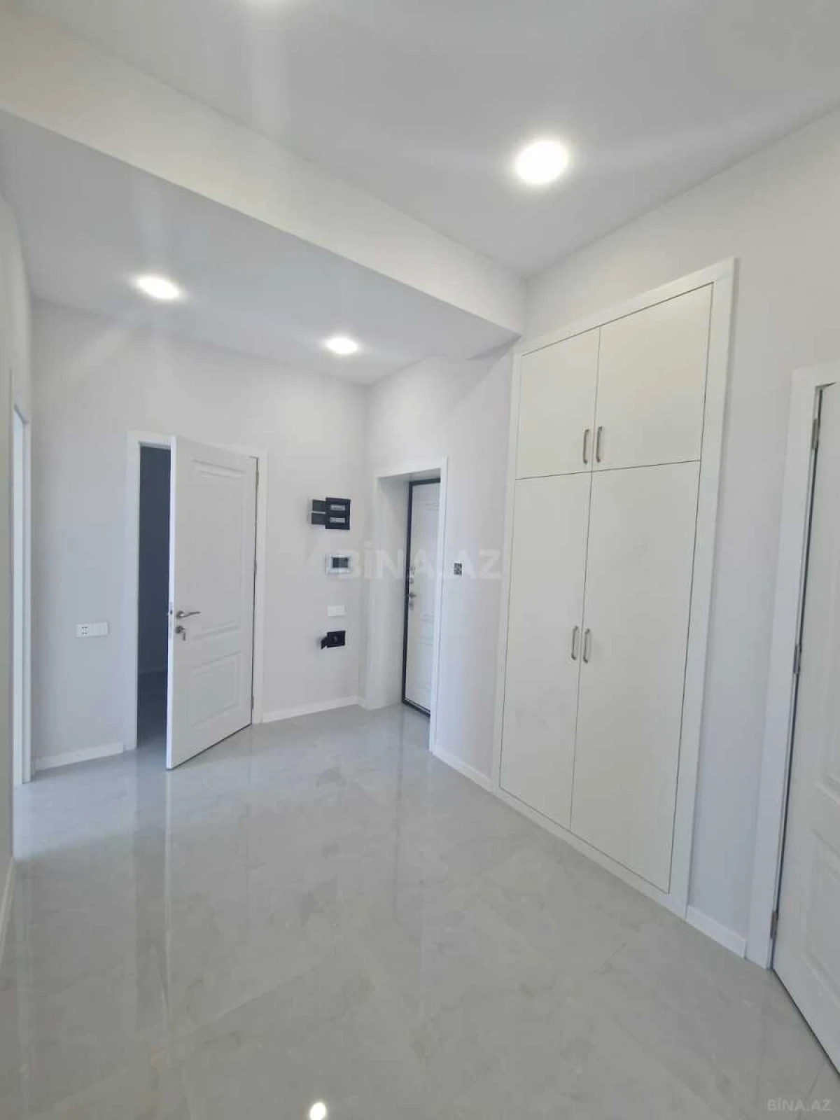 Kirayə verilir 5 otaqlı ofis 200 m²