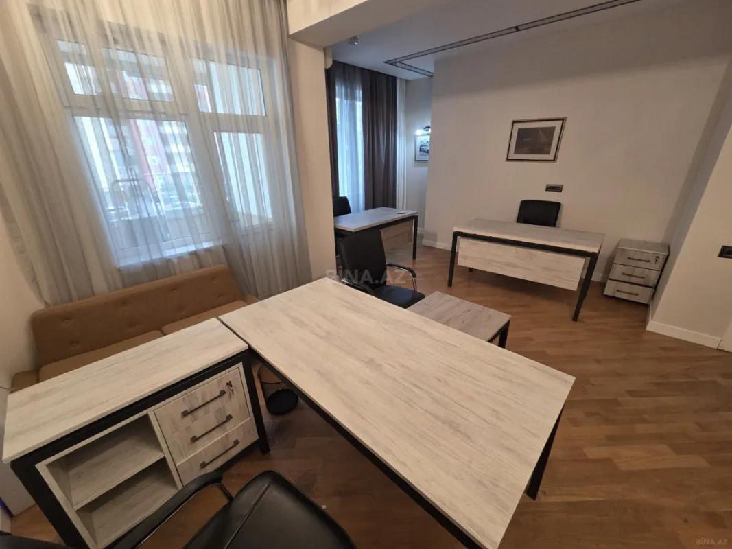 Kirayə verilir 3 otaqlı ofis 130 m²