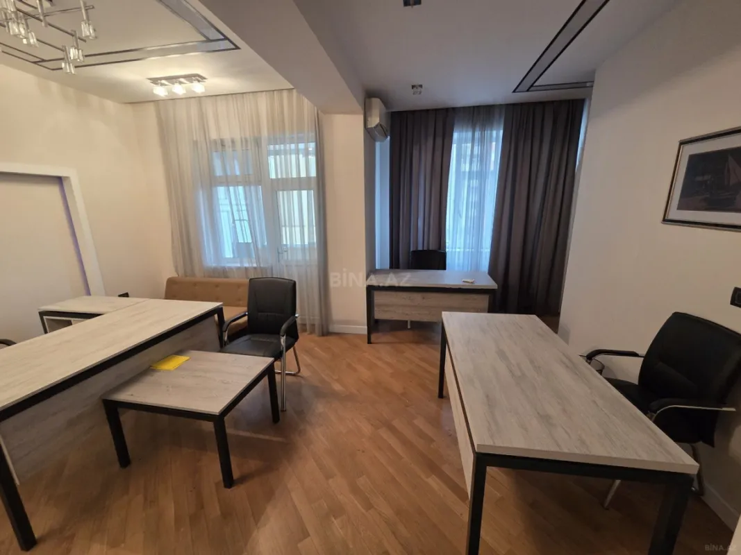 Kirayə verilir 3 otaqlı ofis 130 m²